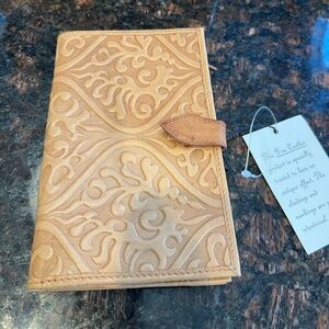 VINTAGE Kenneth Cole Wallet - NEVER USED - Has Tags